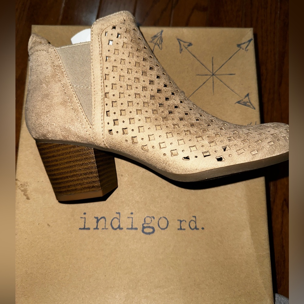 Heeled boot